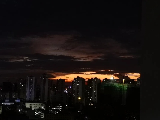 七点三十分的天空 七点三十分的天空