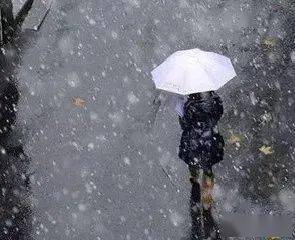 雨落窗前，心向暖阳